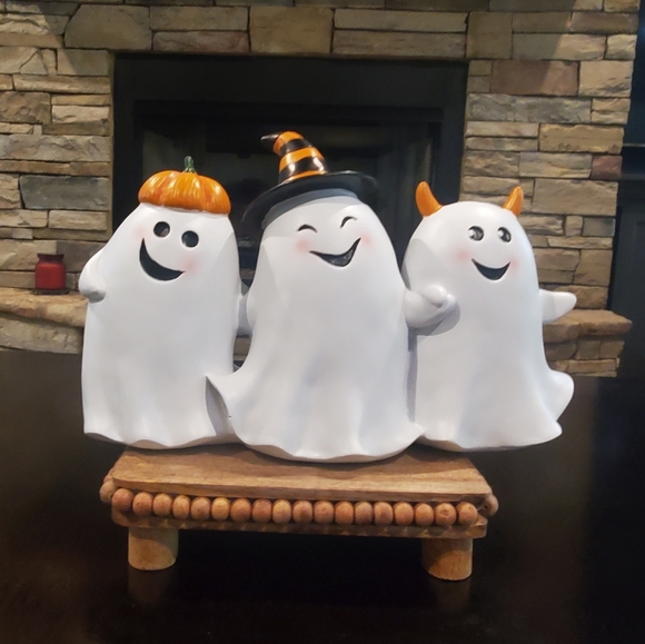 None Other - Adorable Ghost Decor-NWT